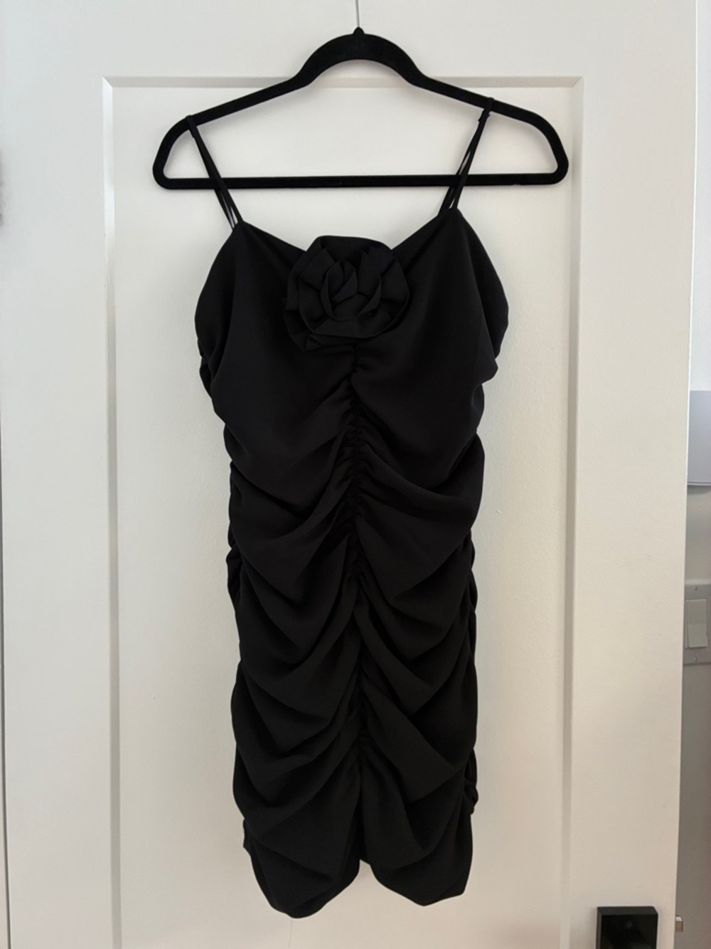 NWT DYNAMITE RUCHED DRESS WITH ROSETTE - Picture 2 of 4